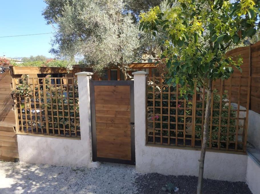 Studio Jacuzzi Prive A 8 Min A Pied De La Plage Apartment La Ciotat Bagian luar foto