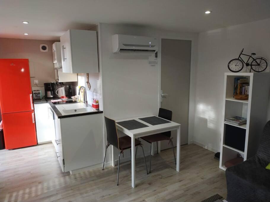 Studio Jacuzzi Prive A 8 Min A Pied De La Plage Apartment La Ciotat Bagian luar foto
