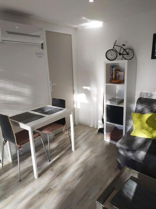 Studio Jacuzzi Prive A 8 Min A Pied De La Plage Apartment La Ciotat Bagian luar foto