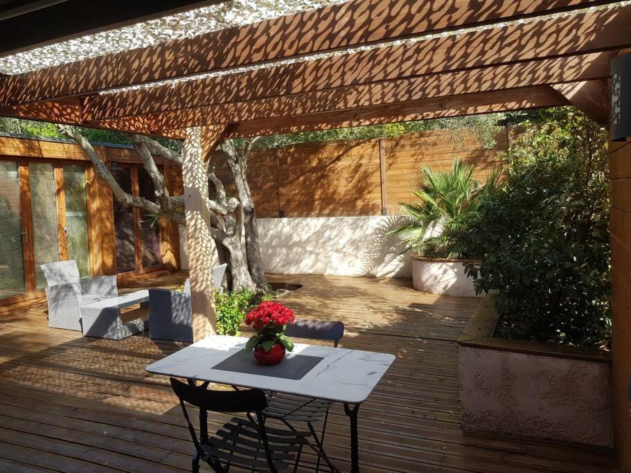 Studio Jacuzzi Prive A 8 Min A Pied De La Plage Apartment La Ciotat Bagian luar foto